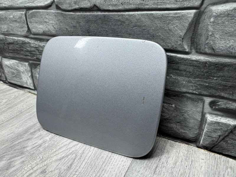 Лючок топливного бака, 500 рублей, Москва