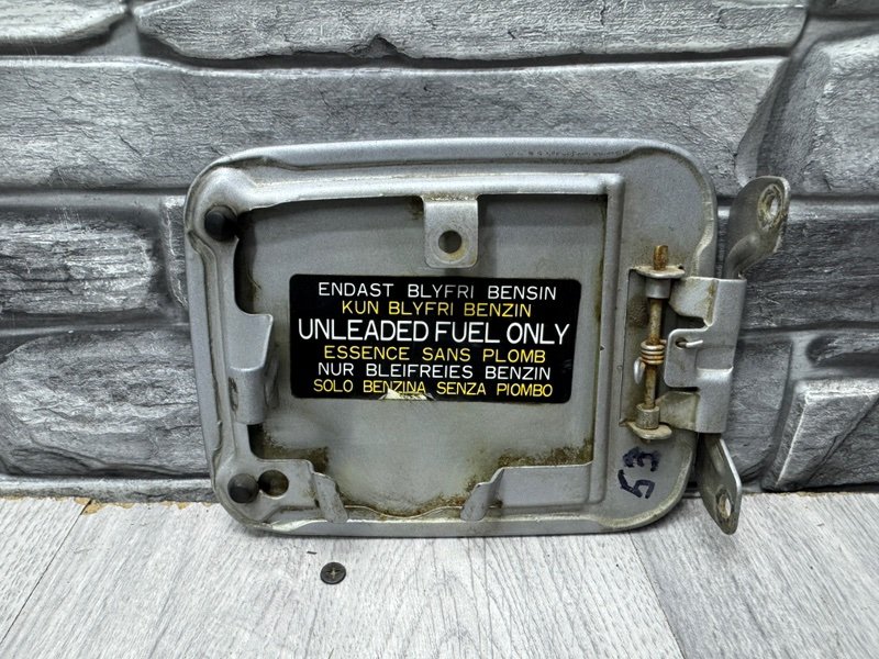 Лючок топливного бака, 500 рублей, Москва