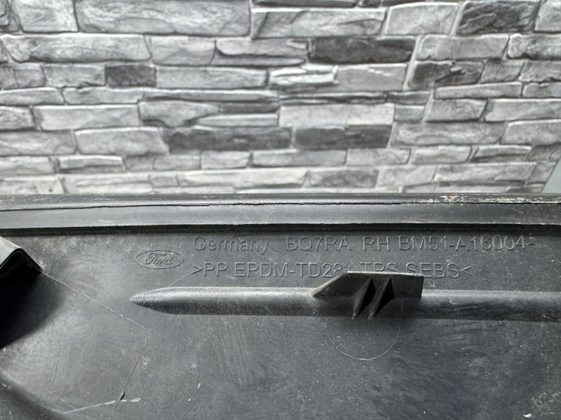 Накладка крыла, 500 рублей, Москва