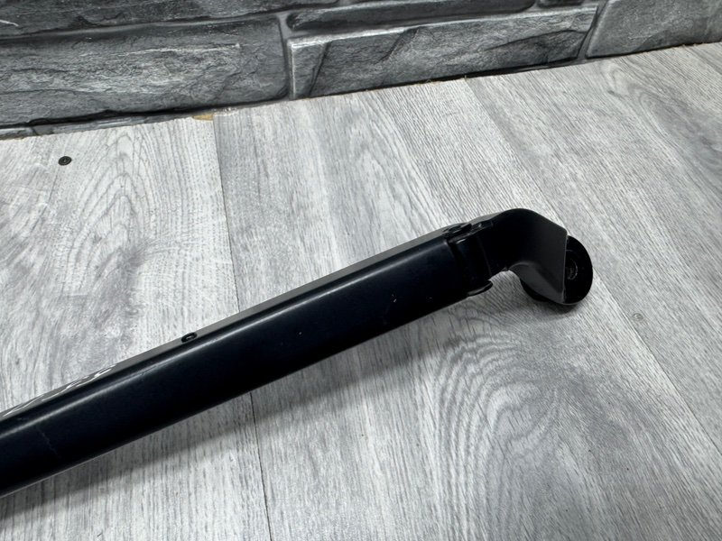 Поводок стеклоочистителя передний, 2500 рублей, Москва