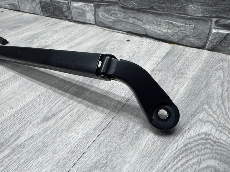 Поводок стеклоочистителя передний, 2500 рублей, Москва