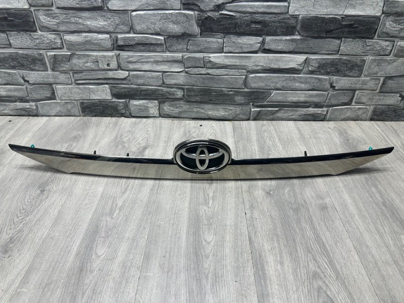 Накладка крышки багажника, 2000 рублей, Москва