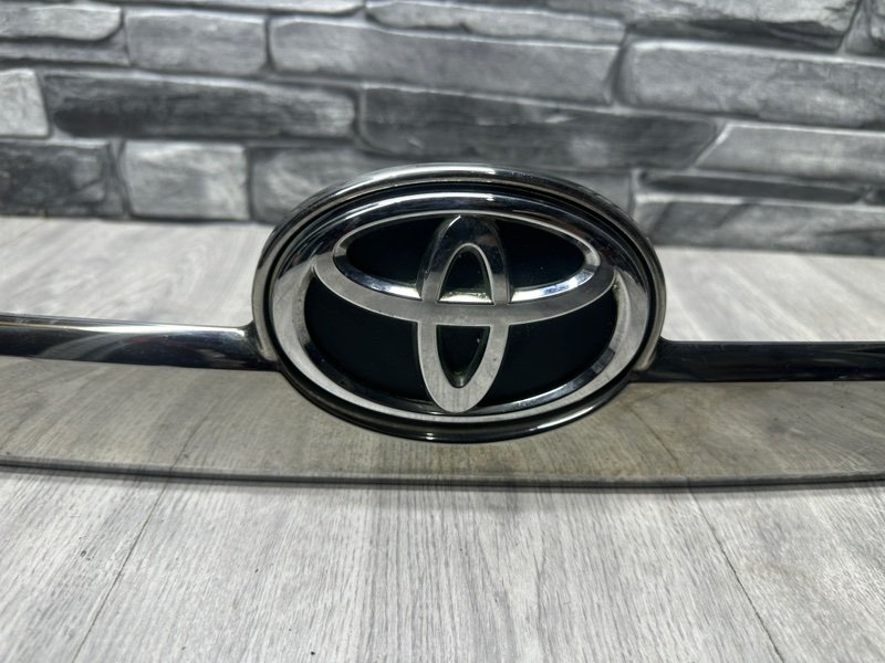 Накладка крышки багажника, 2000 рублей, Москва