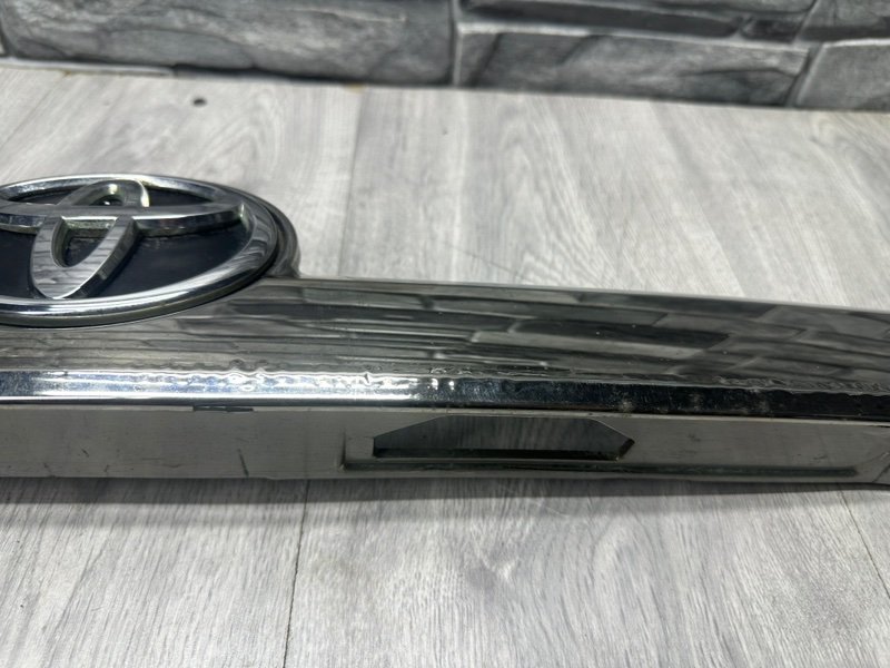 Накладка крышки багажника, 2000 рублей, Москва