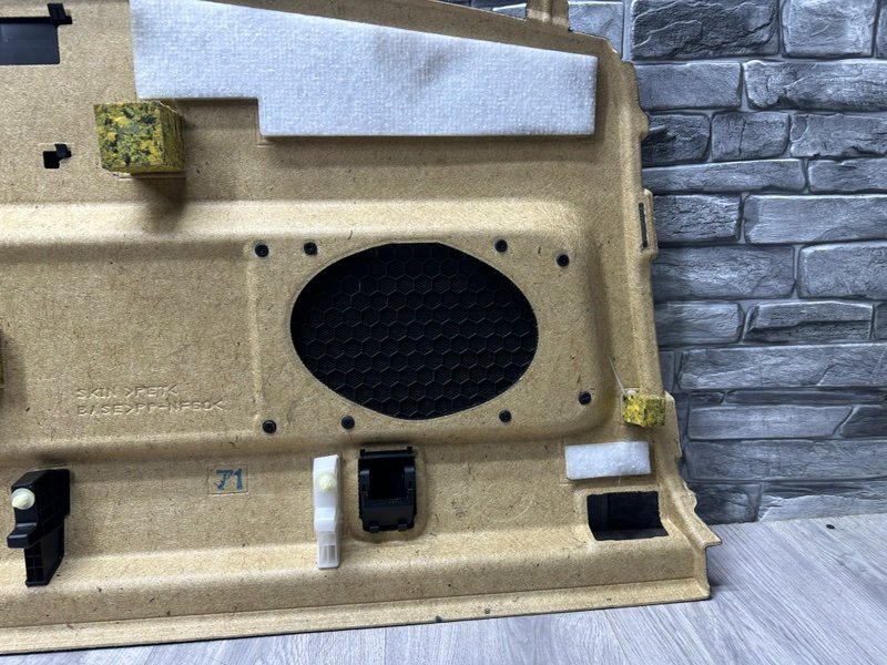 Полка салона задняя, 2000 рублей, Москва