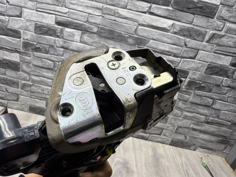 Замок двери передней правой, 2000 рублей, Москва