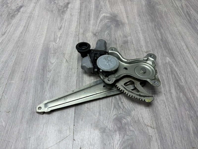 Стеклоподъемник задний, 2500 рублей, Москва