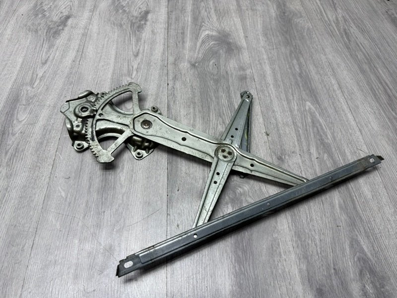 Стеклоподъемник передний, 2000 рублей, Москва