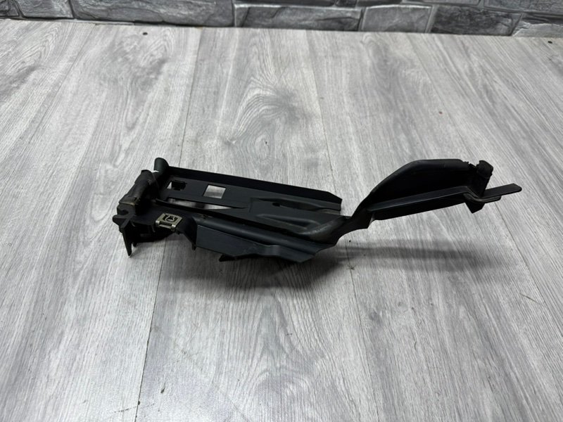 Накладка крыла, 1000 рублей, Москва