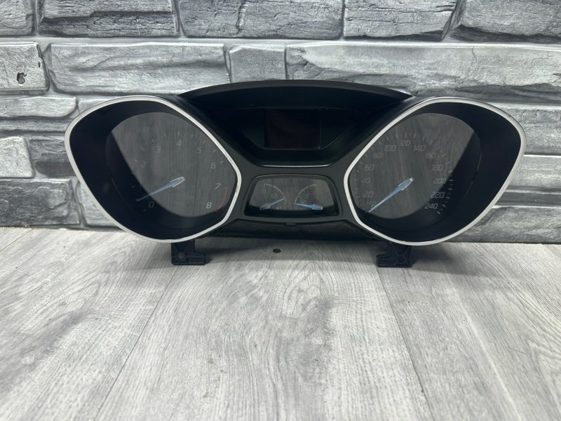 Панель приборов, 1200 рублей, Москва