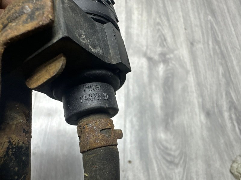 Клапан вентиляции топливного бака, 1000 рублей, Москва