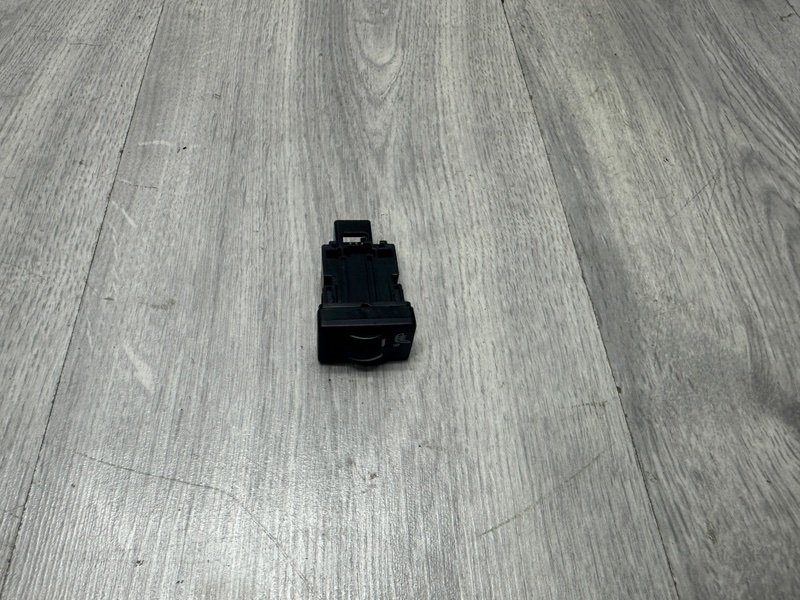 Кнопка обогрева сидений, 1500 рублей, Москва