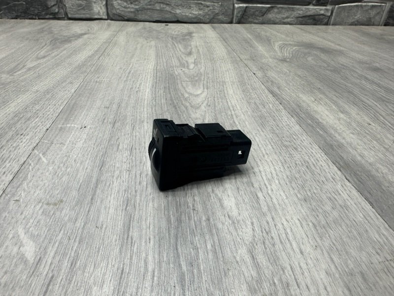 Кнопка обогрева сидений, 3500 рублей, Москва