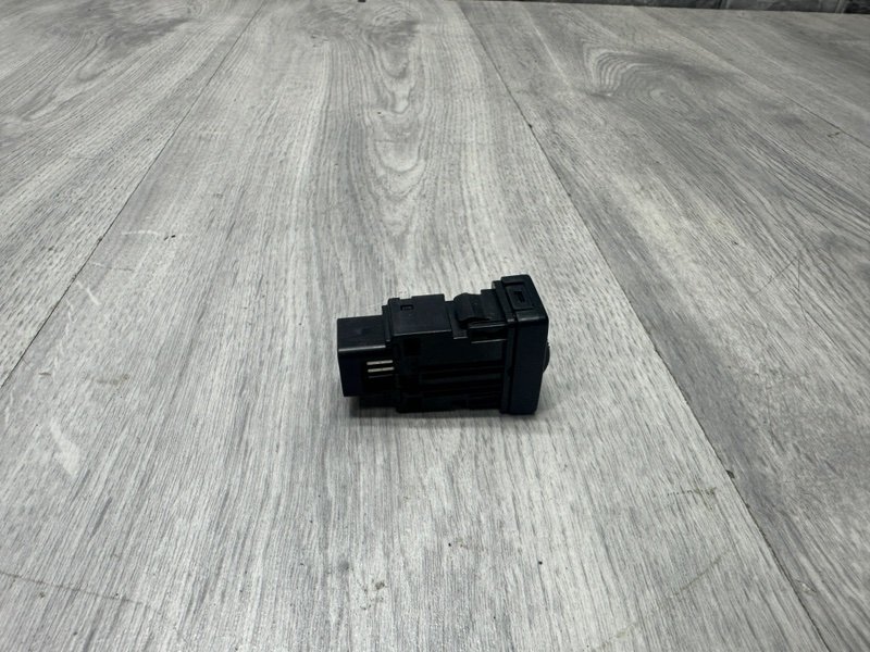 Кнопка обогрева сидений, 3500 рублей, Москва