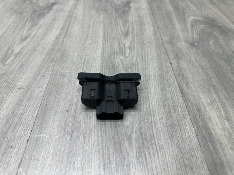 Кнопка обогрева сидений, 550 рублей, Москва