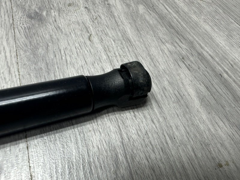 Амортизатор капота, 2000 рублей, Москва