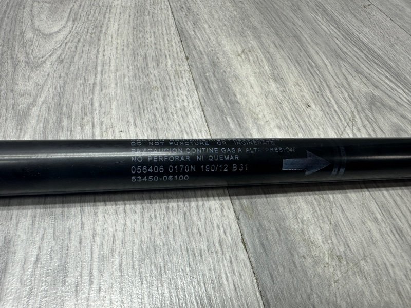 Амортизатор капота, 2000 рублей, Москва