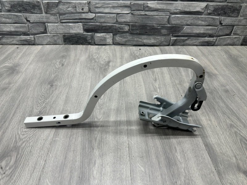 Петля крышки багажника, 4000 рублей, Москва