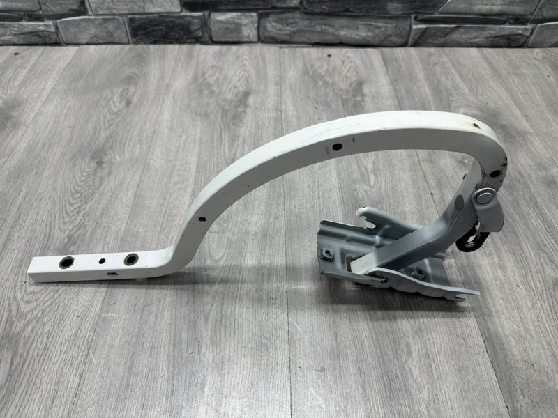 Петля крышки багажника, 4000 рублей, Москва