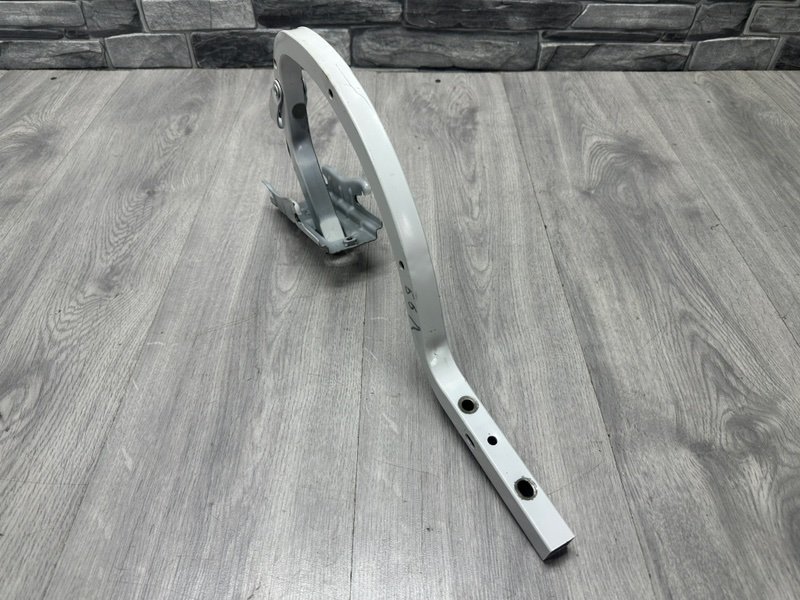 Петля крышки багажника, 4000 рублей, Москва