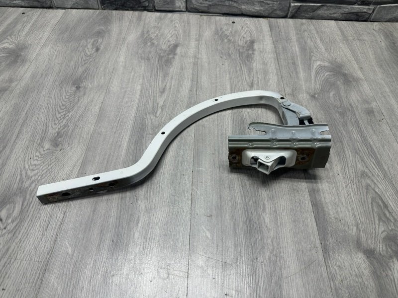 Петля крышки багажника, 4000 рублей, Москва