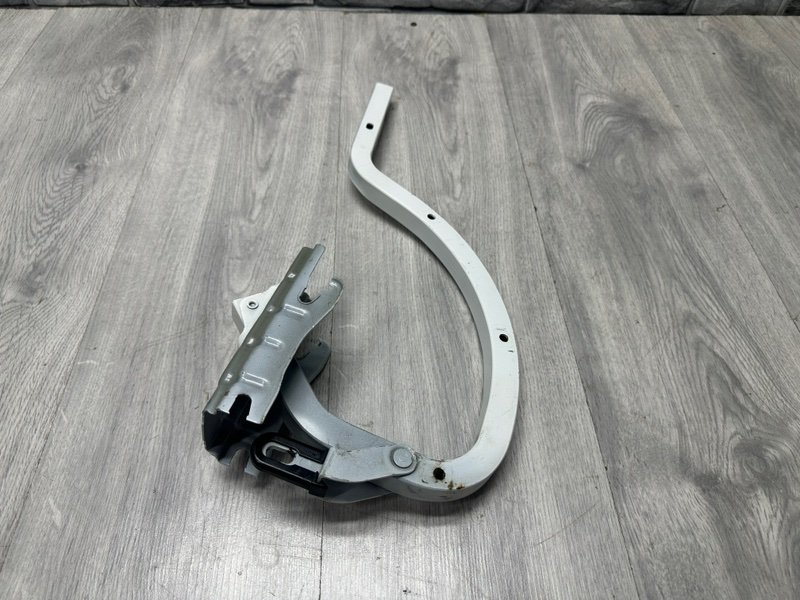 Петля крышки багажника, 4000 рублей, Москва