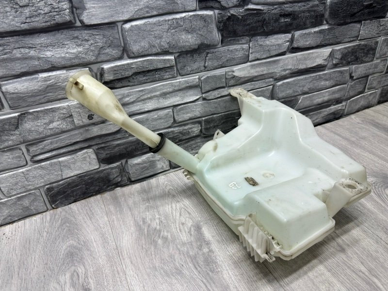 Бачок омывателя лобового стекла, 1900 рублей, Москва