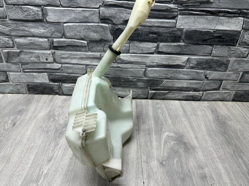 Бачок омывателя лобового стекла, 1900 рублей, Москва