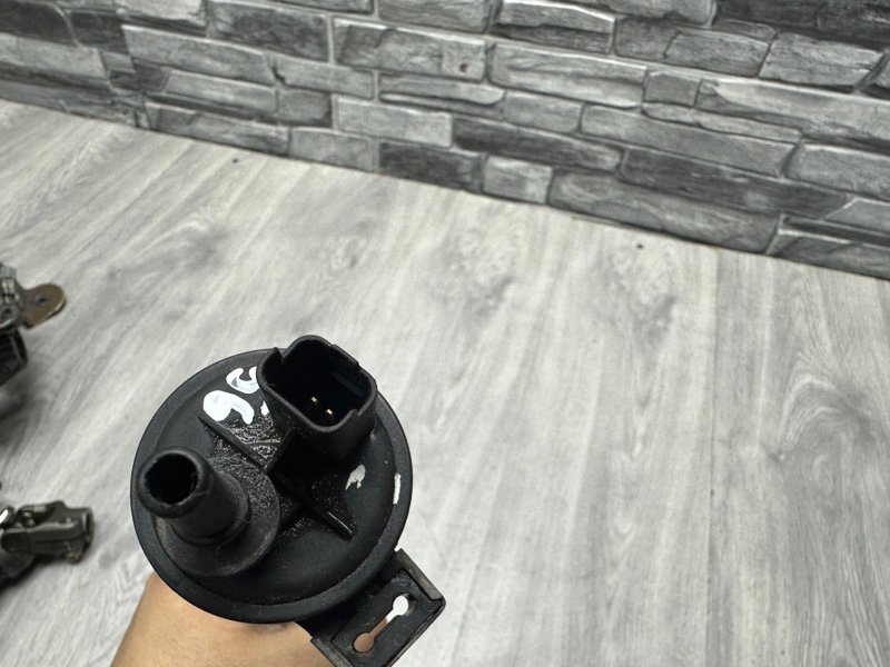 Клапан вентиляции топливного бака, 1000 рублей, Москва