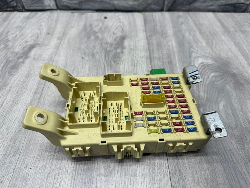 Блок предохранителей салонный, 1000 рублей, Москва