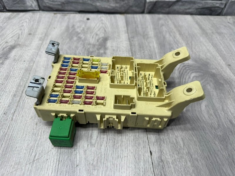 Блок предохранителей салонный, 1000 рублей, Москва