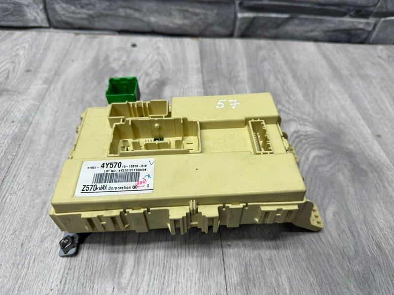 Блок предохранителей салонный, 1000 рублей, Москва