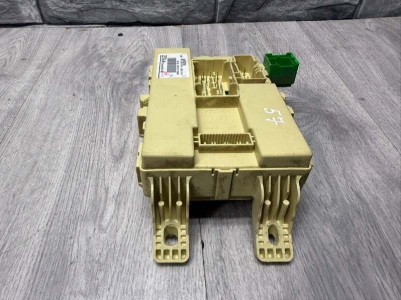 Блок предохранителей салонный, 1000 рублей, Москва