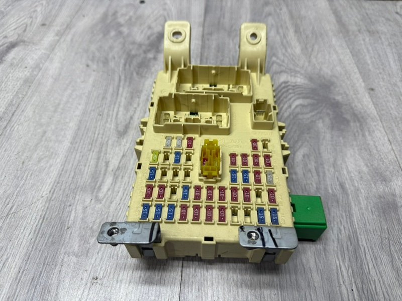 Блок предохранителей салонный, 1000 рублей, Москва