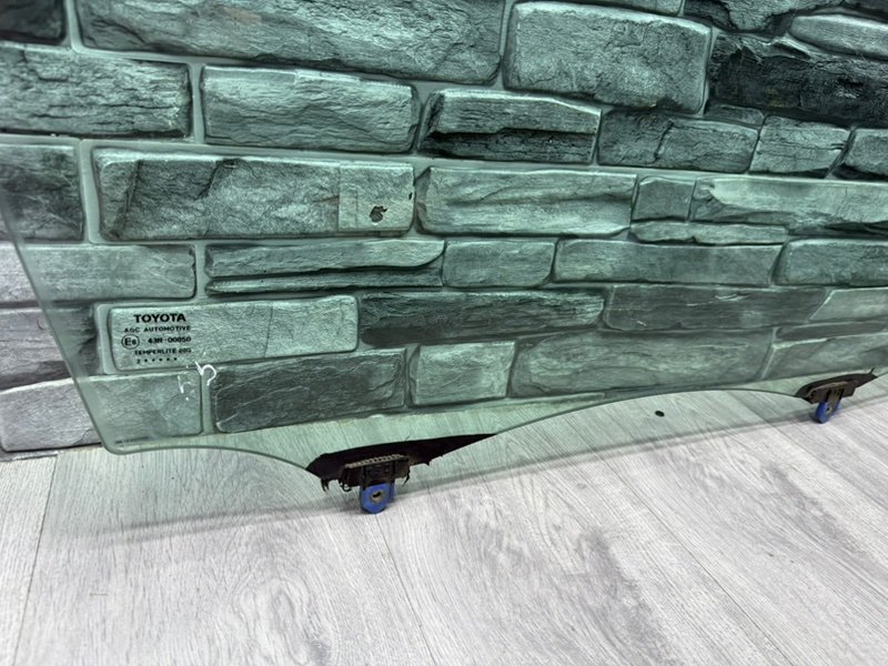 Стекло двери передней правой, 4000 рублей, Москва