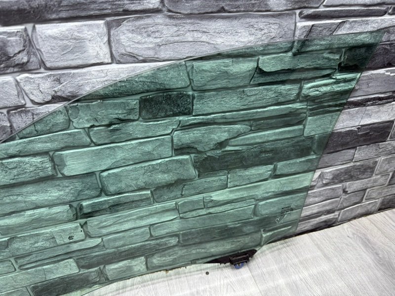 Стекло двери передней правой, 4000 рублей, Москва