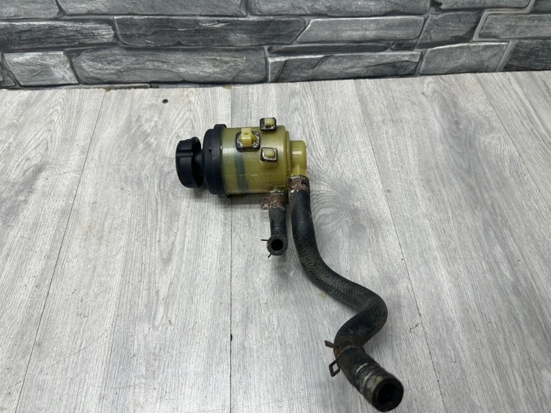 Бачок гидроусилителя руля, 1000 рублей, Москва