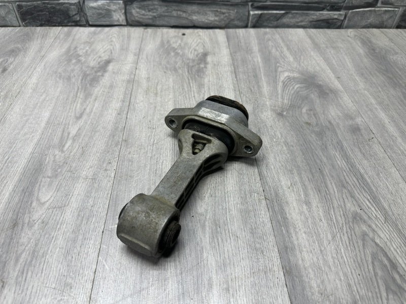 Опора двигателя, 1000 рублей, Москва