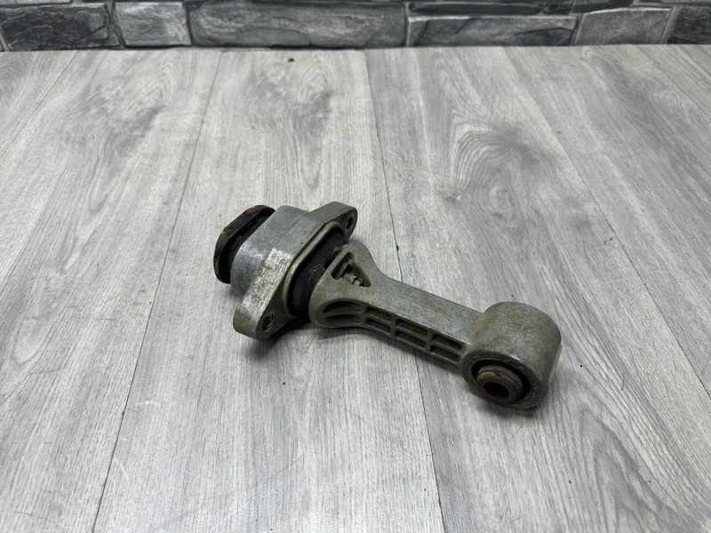 Опора двигателя, 1000 рублей, Москва