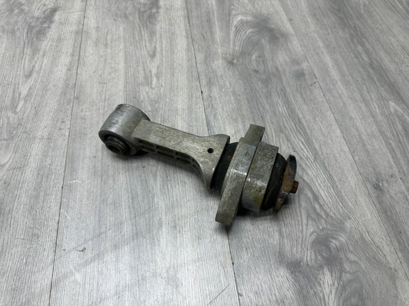 Опора двигателя, 1000 рублей, Москва