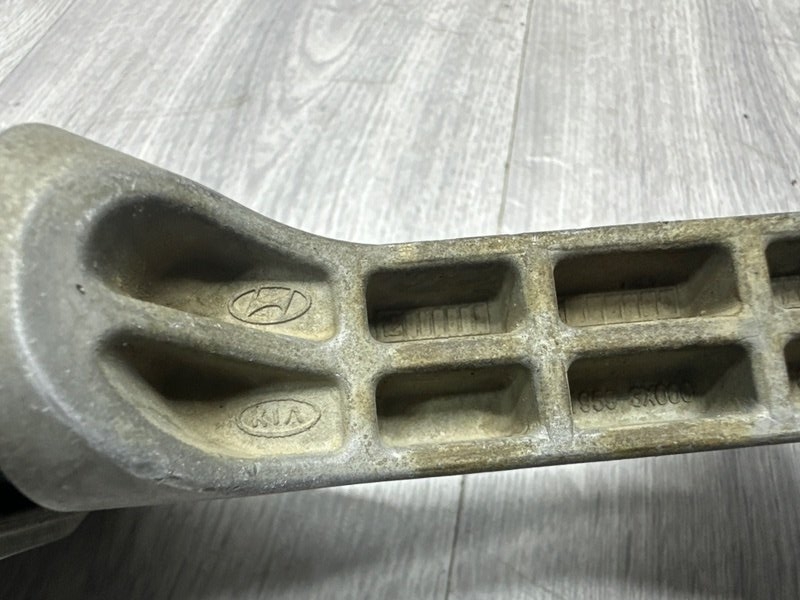 Опора двигателя, 1000 рублей, Москва