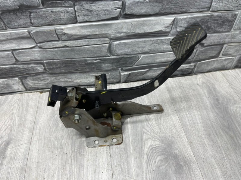 Педаль сцепления, 1000 рублей, Москва