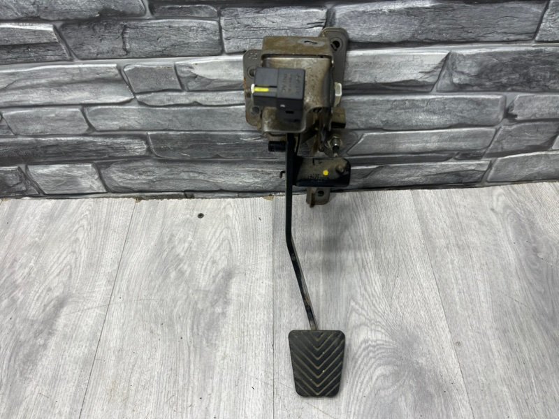 Педаль сцепления, 1000 рублей, Москва