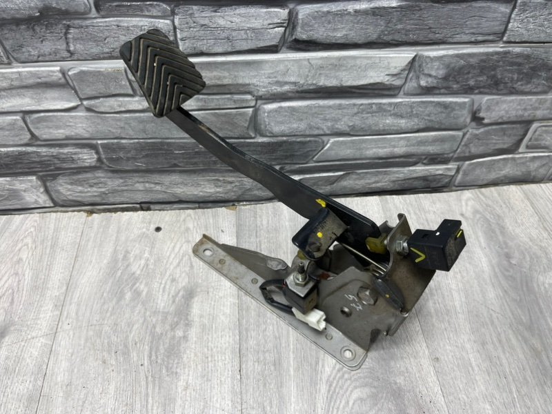 Педаль сцепления, 1000 рублей, Москва