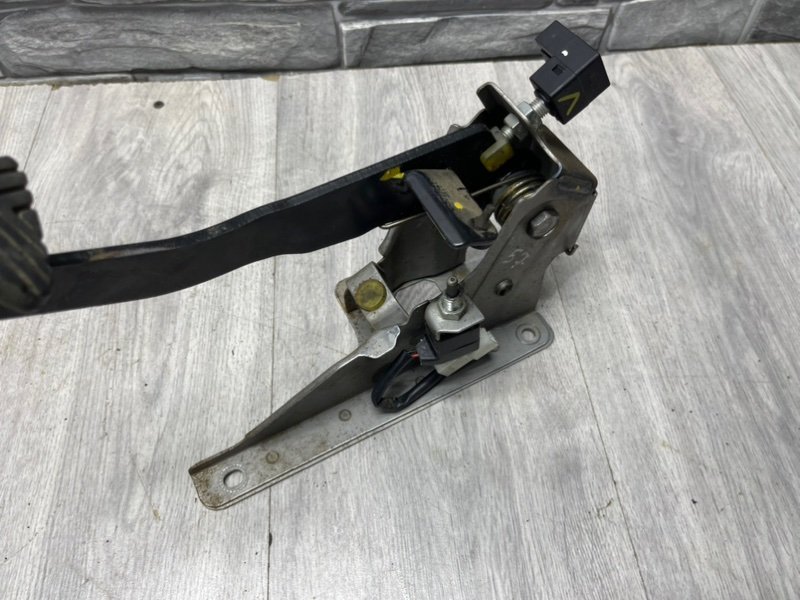 Педаль сцепления, 1000 рублей, Москва