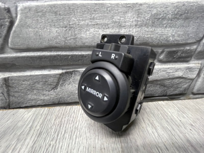 Блок управления зеркалами, 500 рублей, Москва