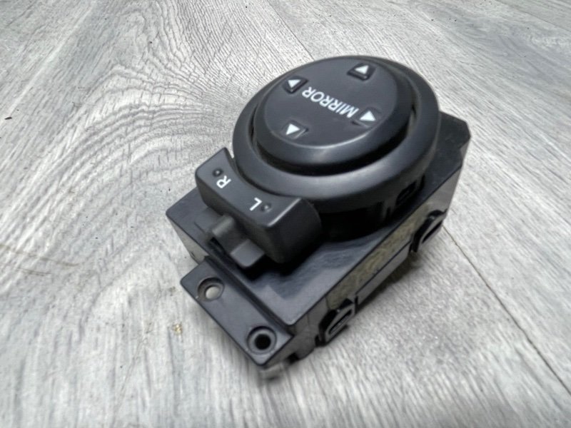 Блок управления зеркалами, 500 рублей, Москва