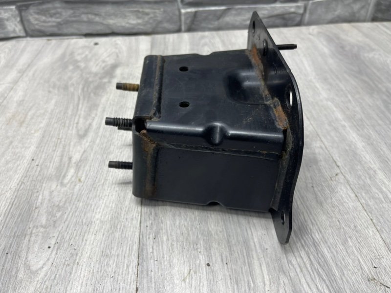 Кронштейн усилителя бампера, 1000 рублей, Москва