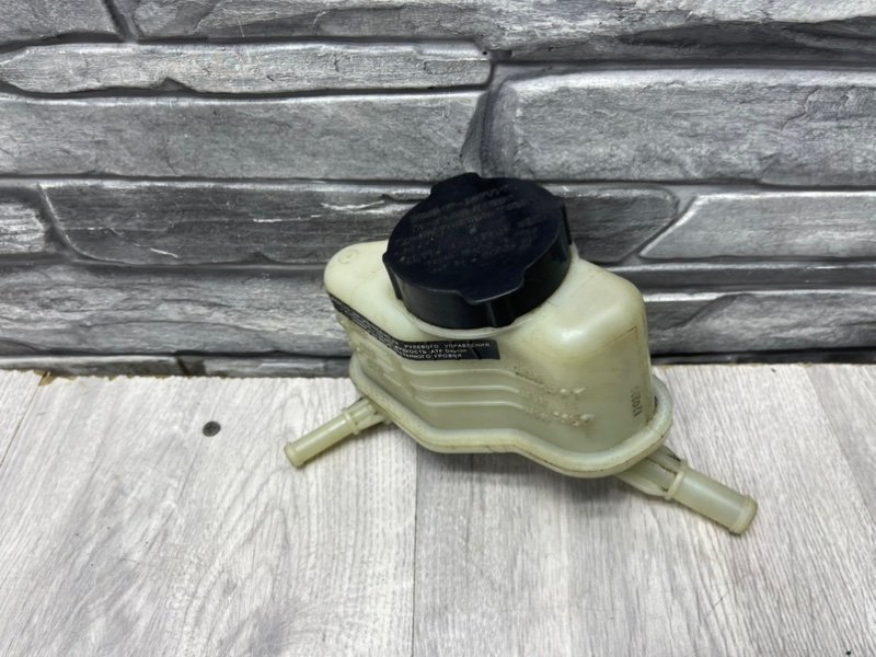 Бачок гидроусилителя руля, 1000 рублей, Москва