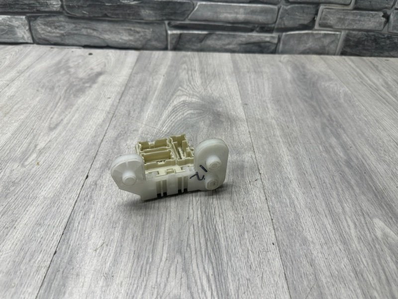 Блок предохранителей, 500 рублей, Москва